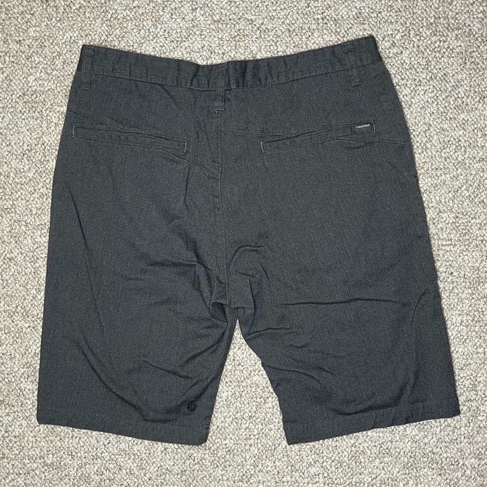 Volcom shorts - Picture 5 of 8
